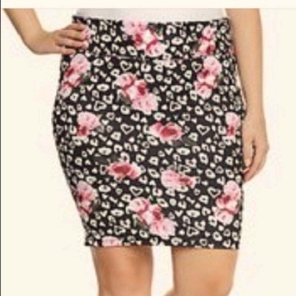 Torrid leopard heart pink & red roses skirt
